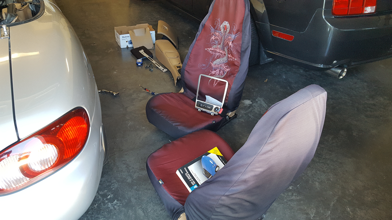 Illustration for article titled Protip: Removing a Miata double-din radio is very hard